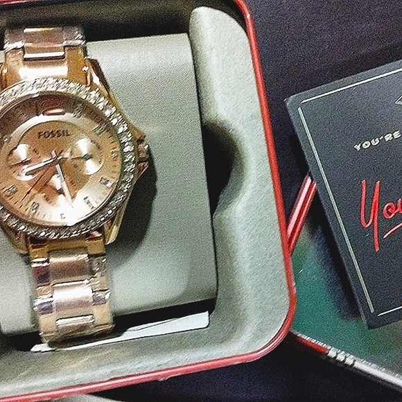 FOSSIL Women's Rose Gold Watch - Picture 6 of 7